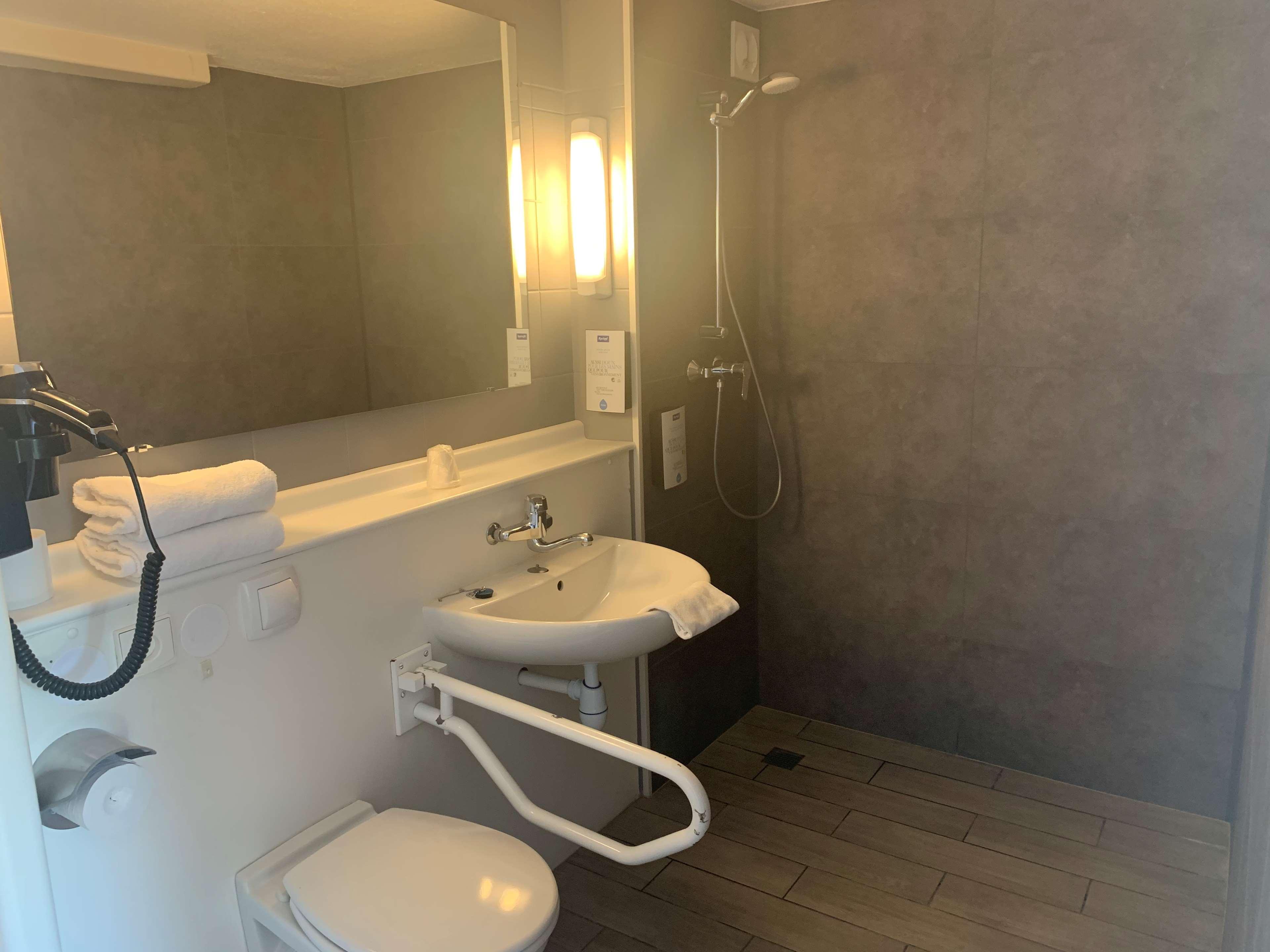 Kyriad Chateauroux - Saint-Maur Ngoại thất bức ảnh