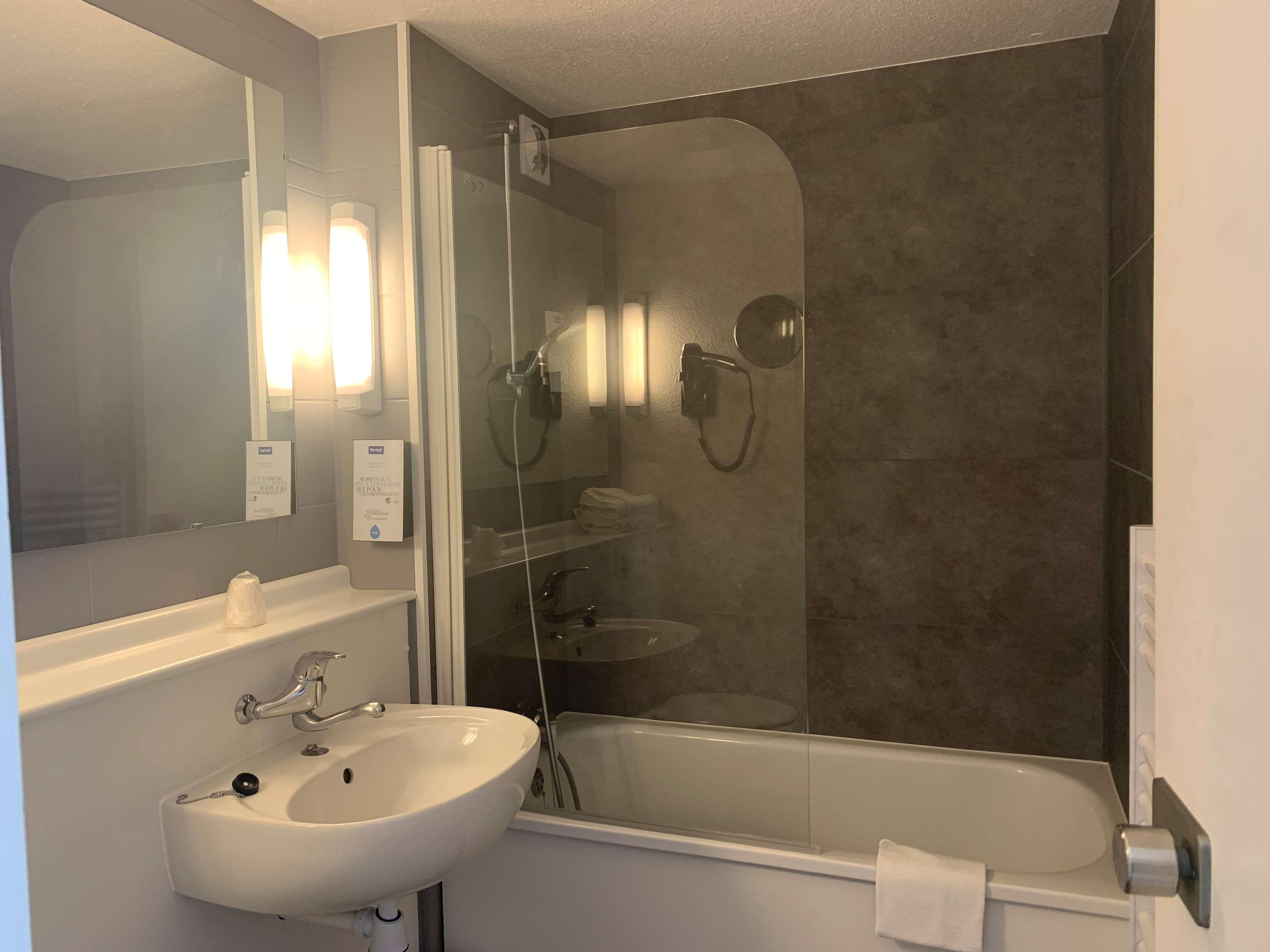Kyriad Chateauroux - Saint-Maur Ngoại thất bức ảnh