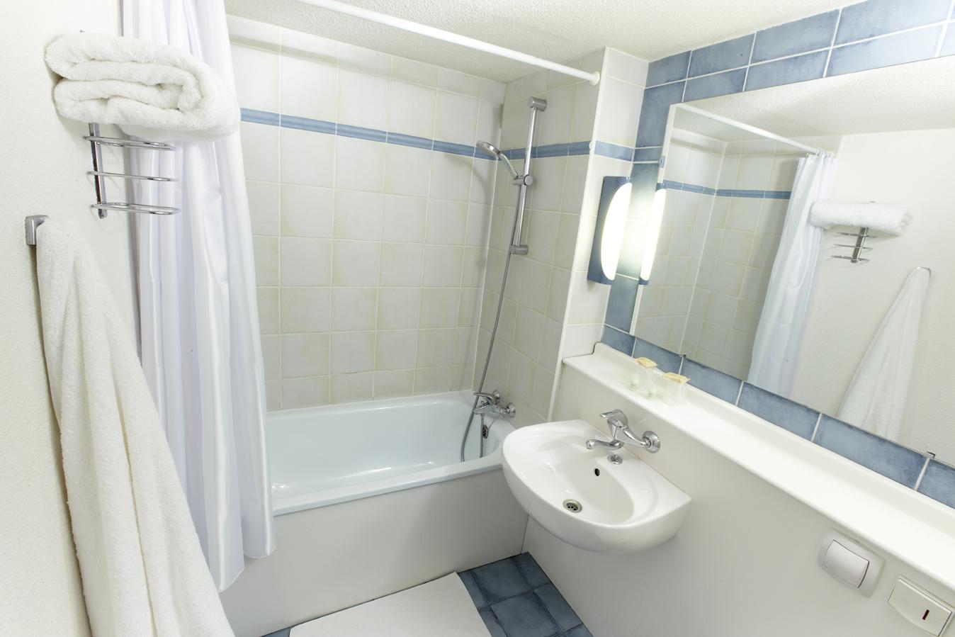 Kyriad Chateauroux - Saint-Maur Phòng bức ảnh